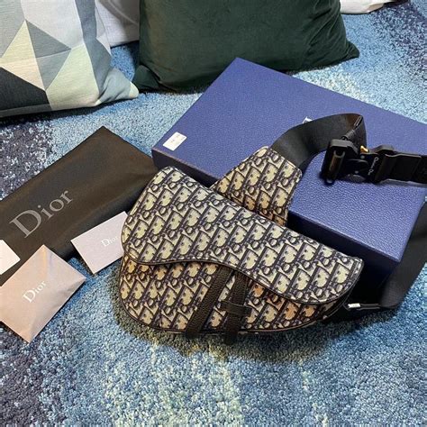 dior borsa uomo colorata|borsa dior uomo.